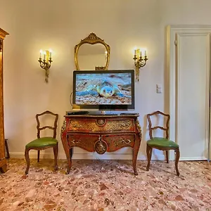  Apartment Venezianischer Palazzo Mit Kostenlosen Wlan Nähe Markusplatz